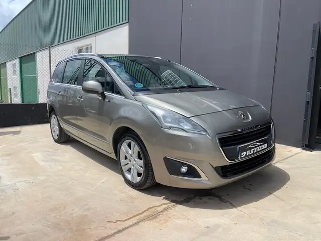 Peugeot 5008 1.6 BlueHDi Style 7 pl. 120