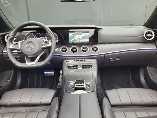 Mercedes-Benz 220 view 12
