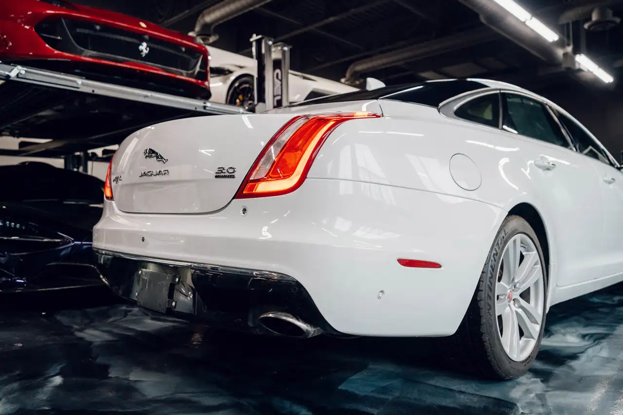 Jaguar XJ снимка Jaguar XJ