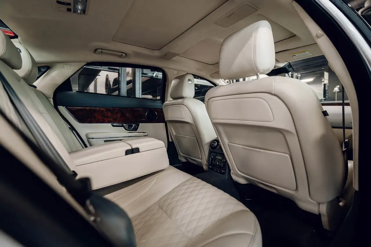 Jaguar XJ снимка Jaguar XJ