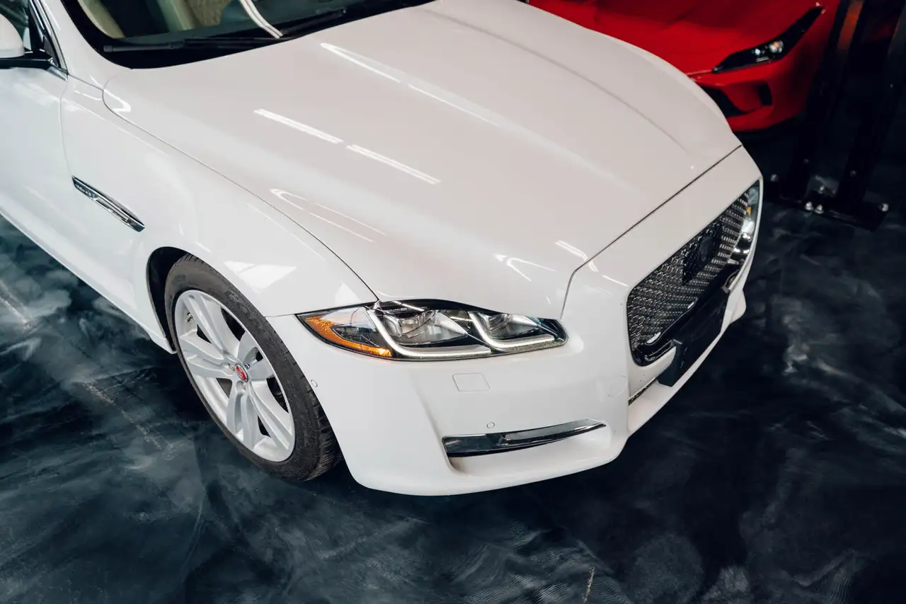 Jaguar XJ снимка Jaguar XJ