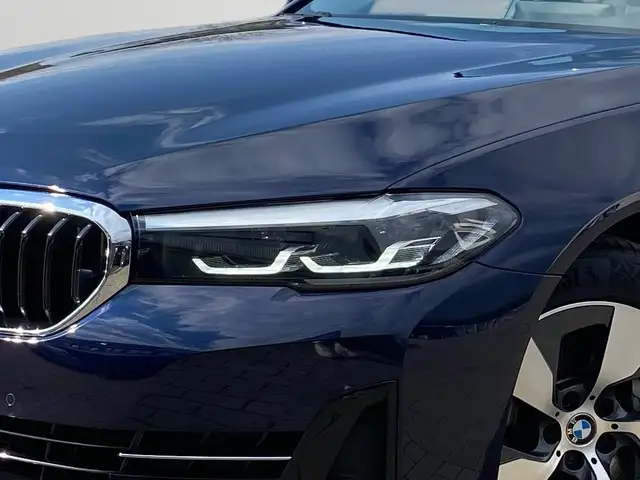 BMW 5 Series view 5