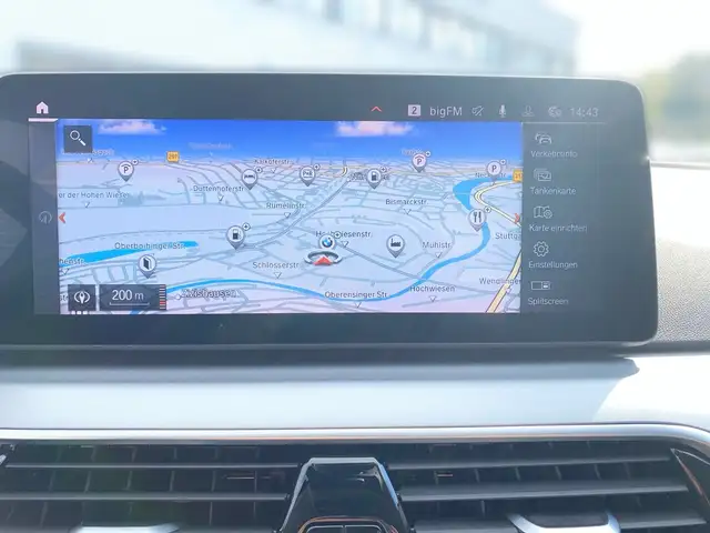 BMW 5 Series view 9