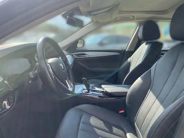 BMW 5 Series view 7