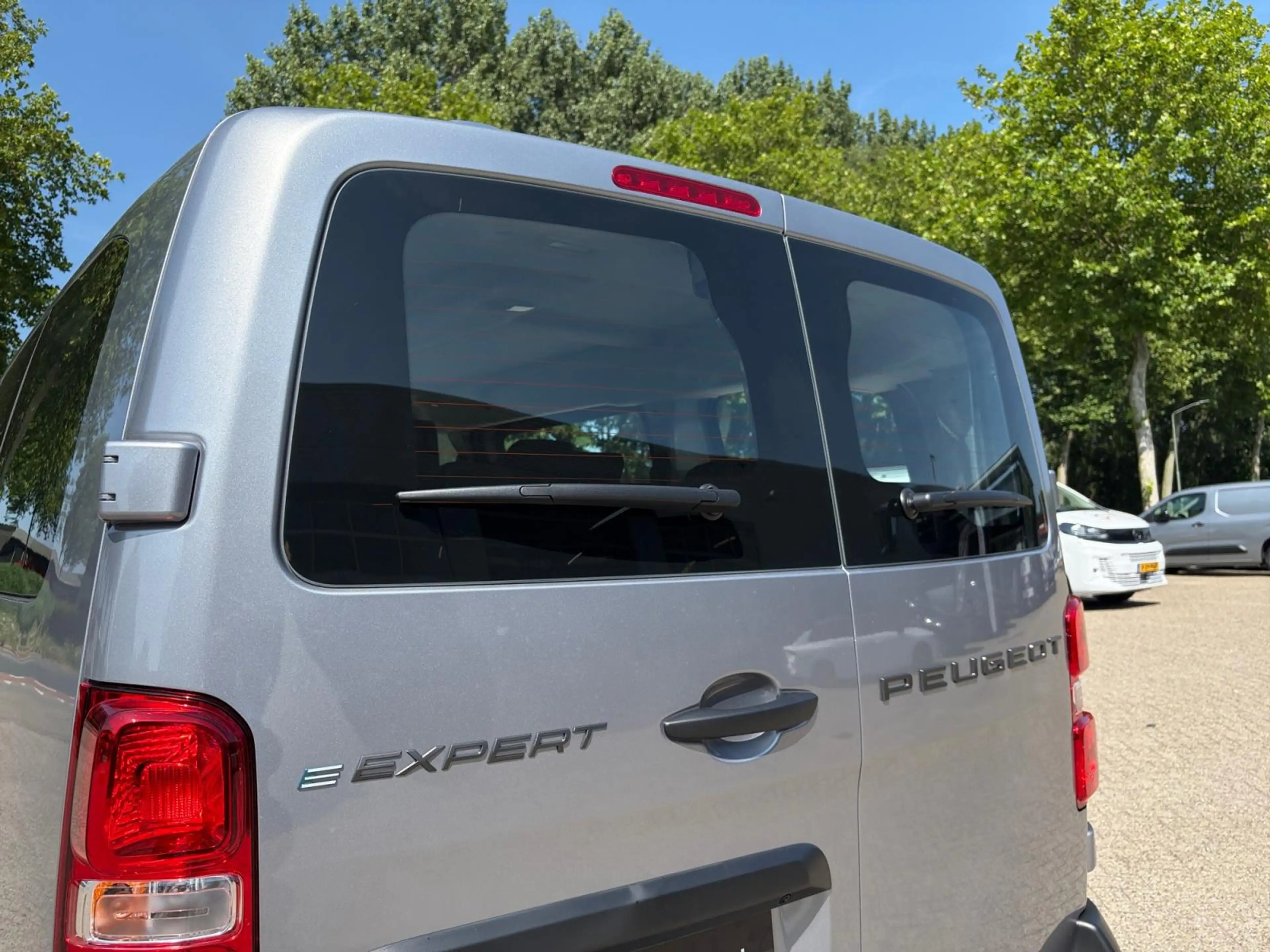 Peugeot e-Expert Combi L2 75 kWh 136pk | 9-persoons | Achterdeuren — photo 12