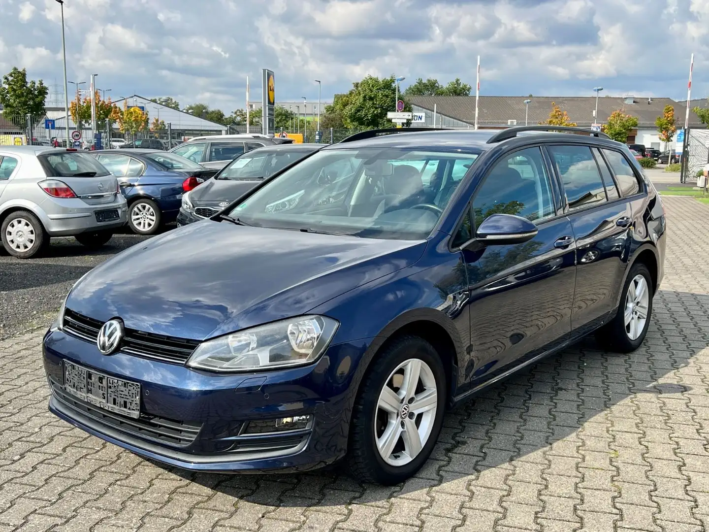 Volkswagen Golf VII Var. Comfortline BMT Blau - 1