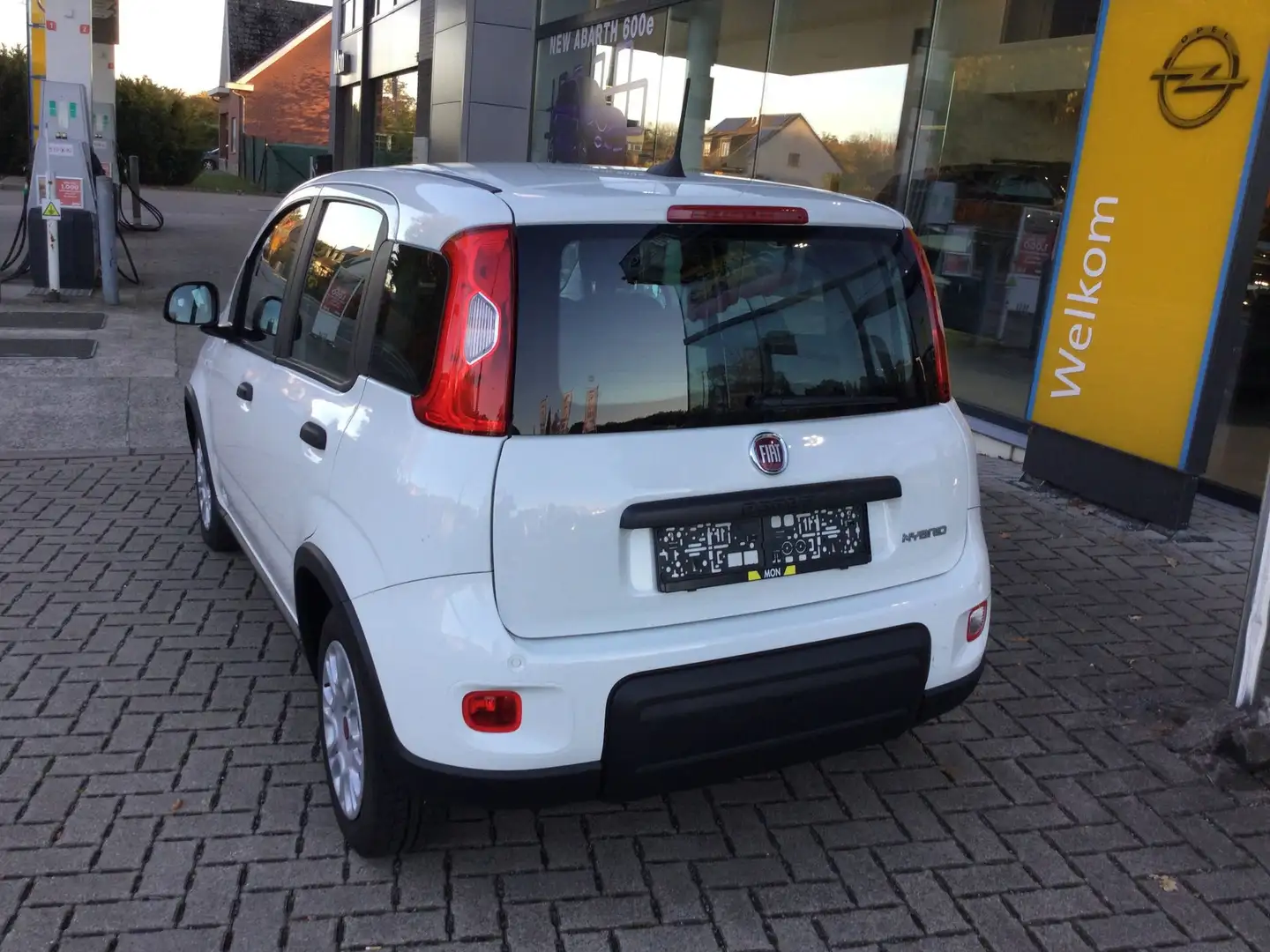 Fiat Panda Hybrid Weiß - 2
