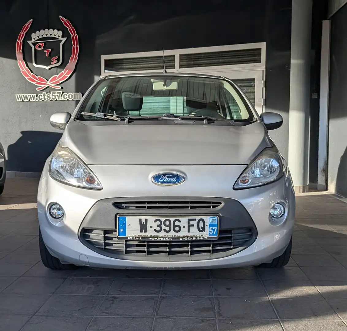 Ford M 1.2 69CH TITANIUM Grau - 2