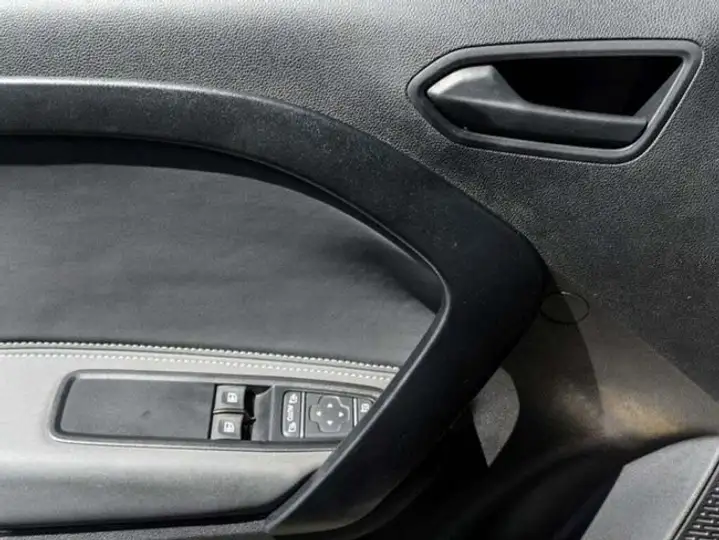 Mercedes-Benz Clase C 2023, foto 17