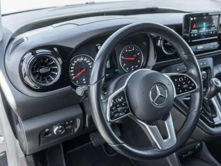 Mercedes-Benz Clase C 2023, foto 8
