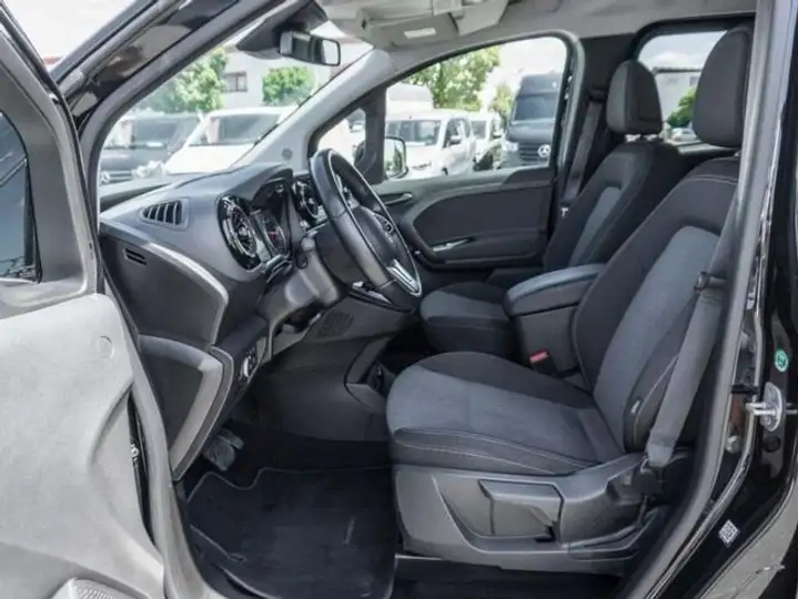 Mercedes-Benz Clase C 2023, foto 7