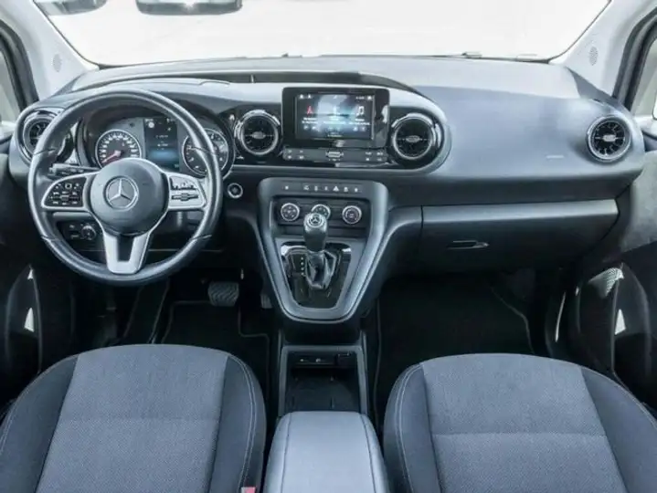 Mercedes-Benz Clase C 2023, foto 12