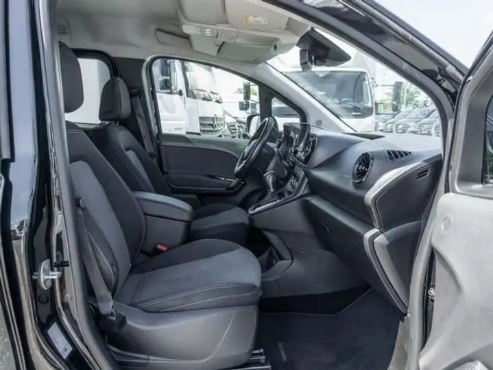 Mercedes-Benz Clase C 2023, foto 9