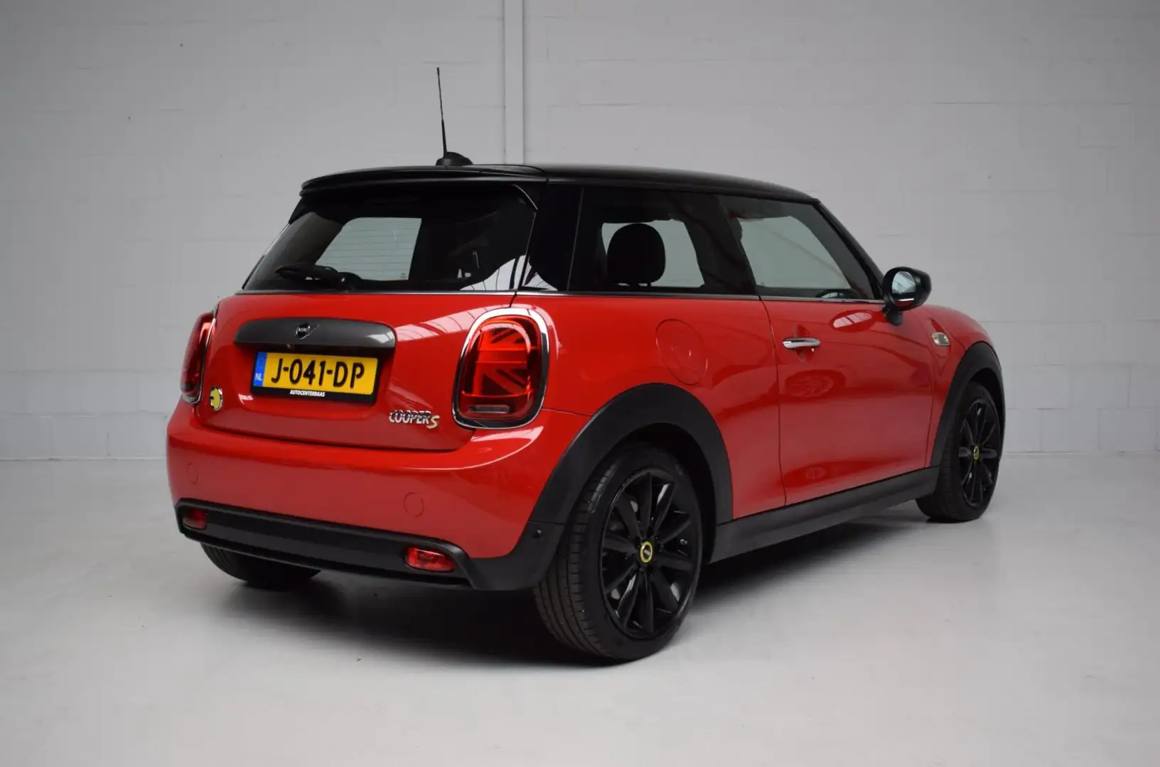 MINI Mini Electric Essential 33 kWh ORG.NED / NAP / CAM Rojo - 2