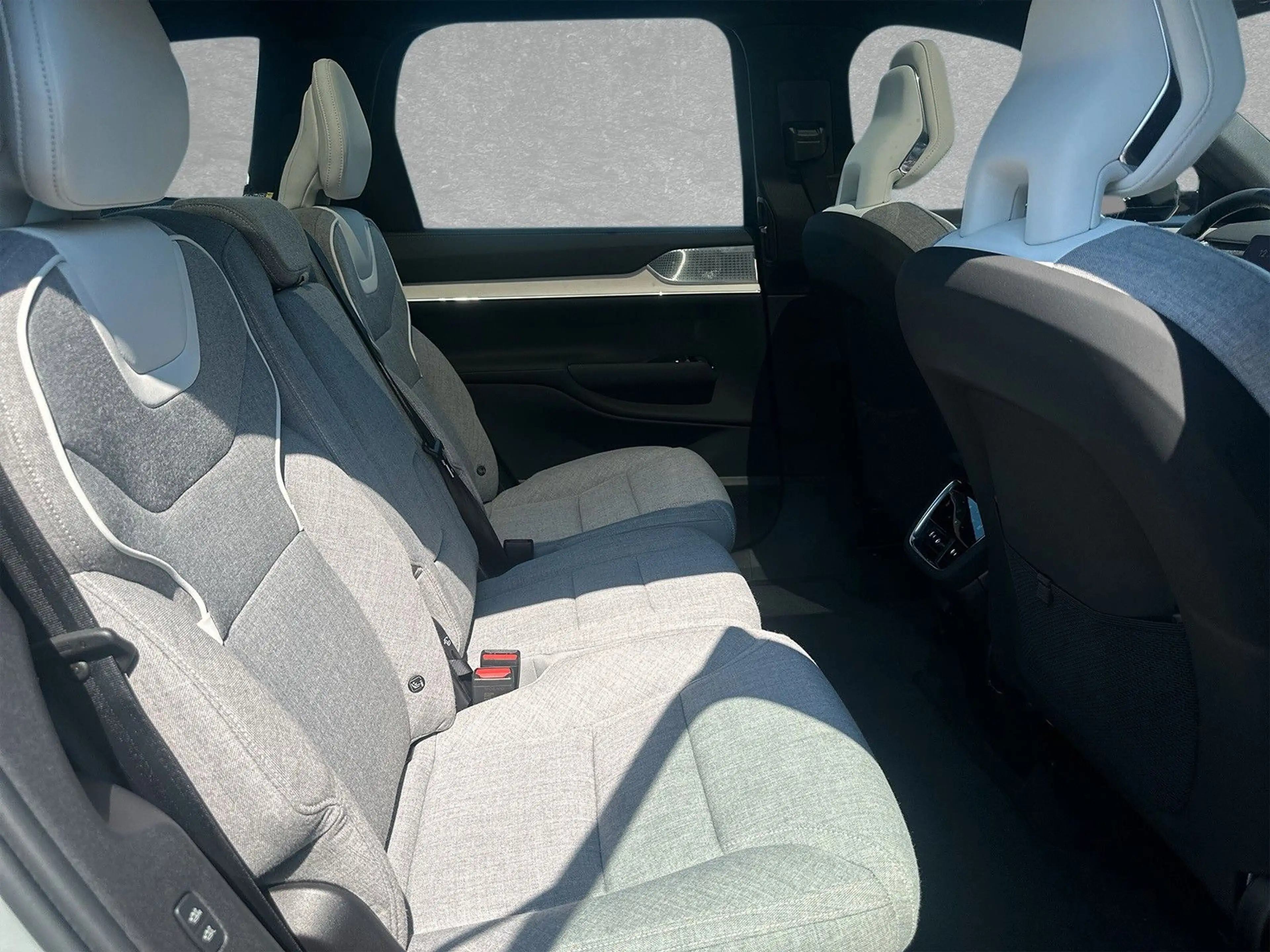 Volvo EX90 Ultra Twin Motor Performance AWD 7-Sitzer — photo 5