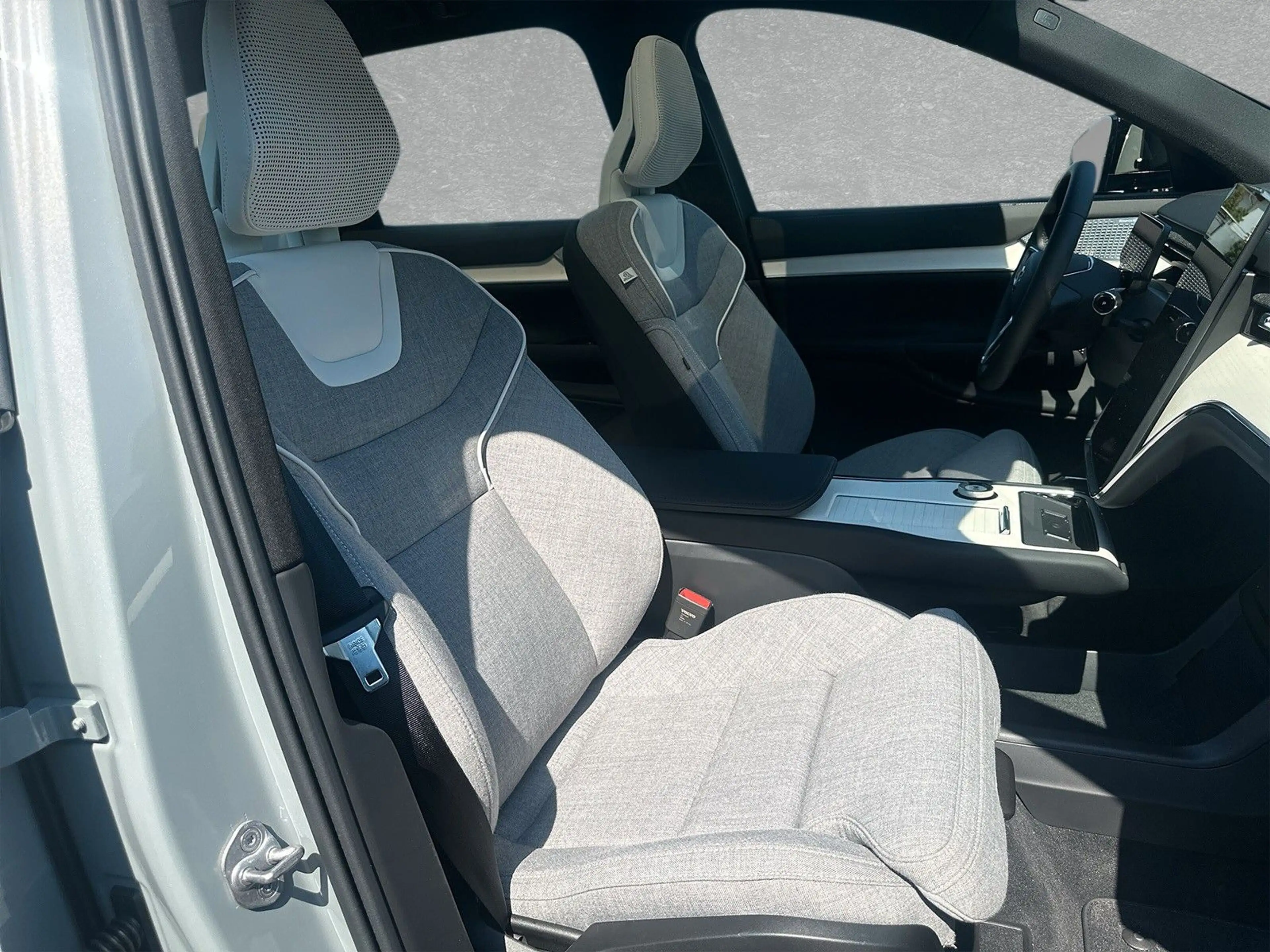 Volvo EX90 Ultra Twin Motor Performance AWD 7-Sitzer — photo 4