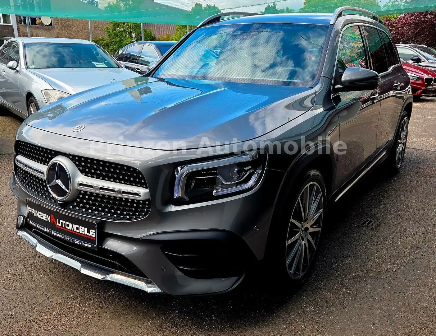 Mercedes-Benz GLB 220 d AMG 4Matic*LED*1.Hand*Burmester*Ambien Grau - 2