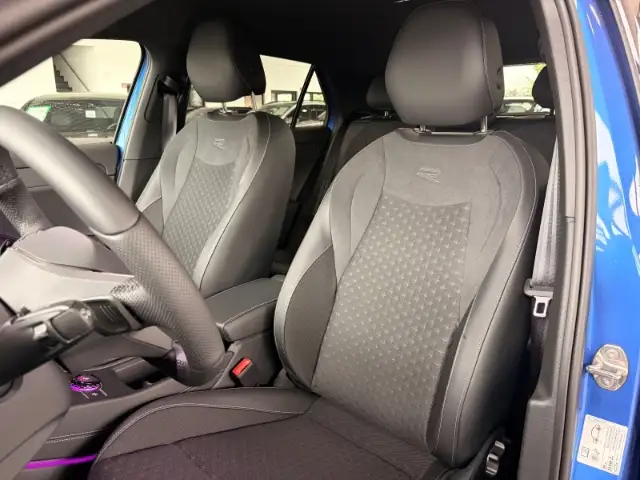 Volkswagen T-Roc view 13