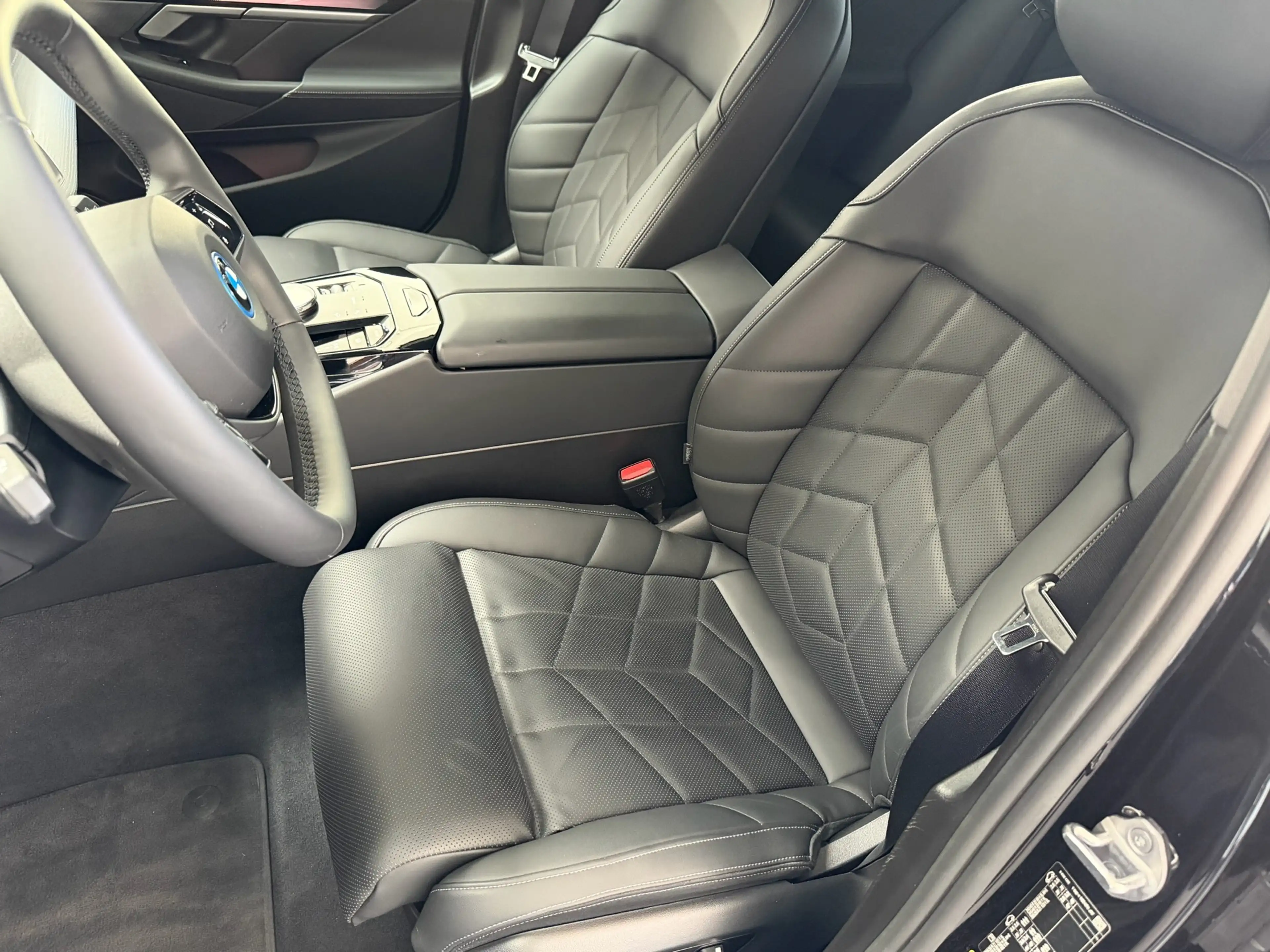 BMW i5 Touring 40 eDrive Bowers_HUD_360 Grad_22KW ACladen — photo 11