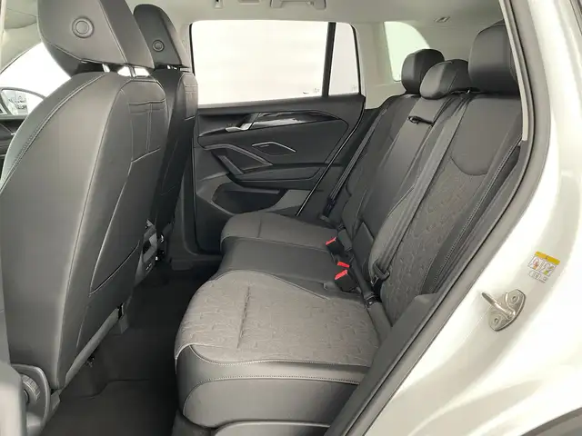 Volkswagen Tiguan view 11