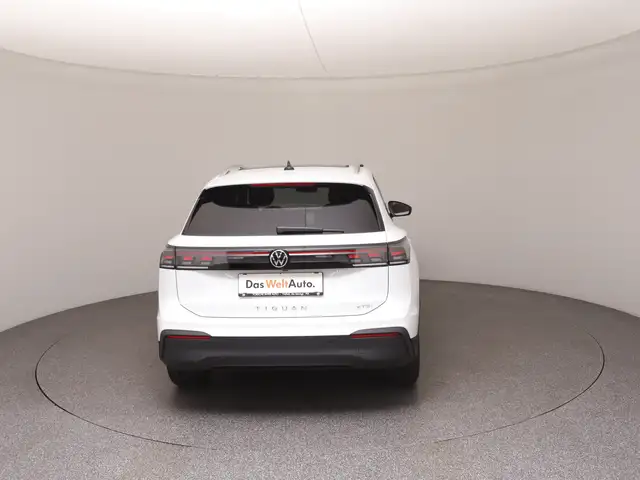 Volkswagen Tiguan view 6