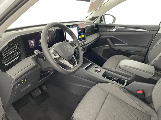 Volkswagen Tiguan view 8