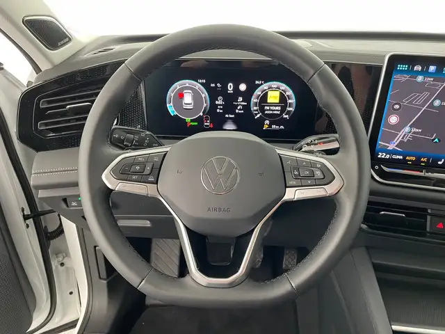 Volkswagen Tiguan view 13