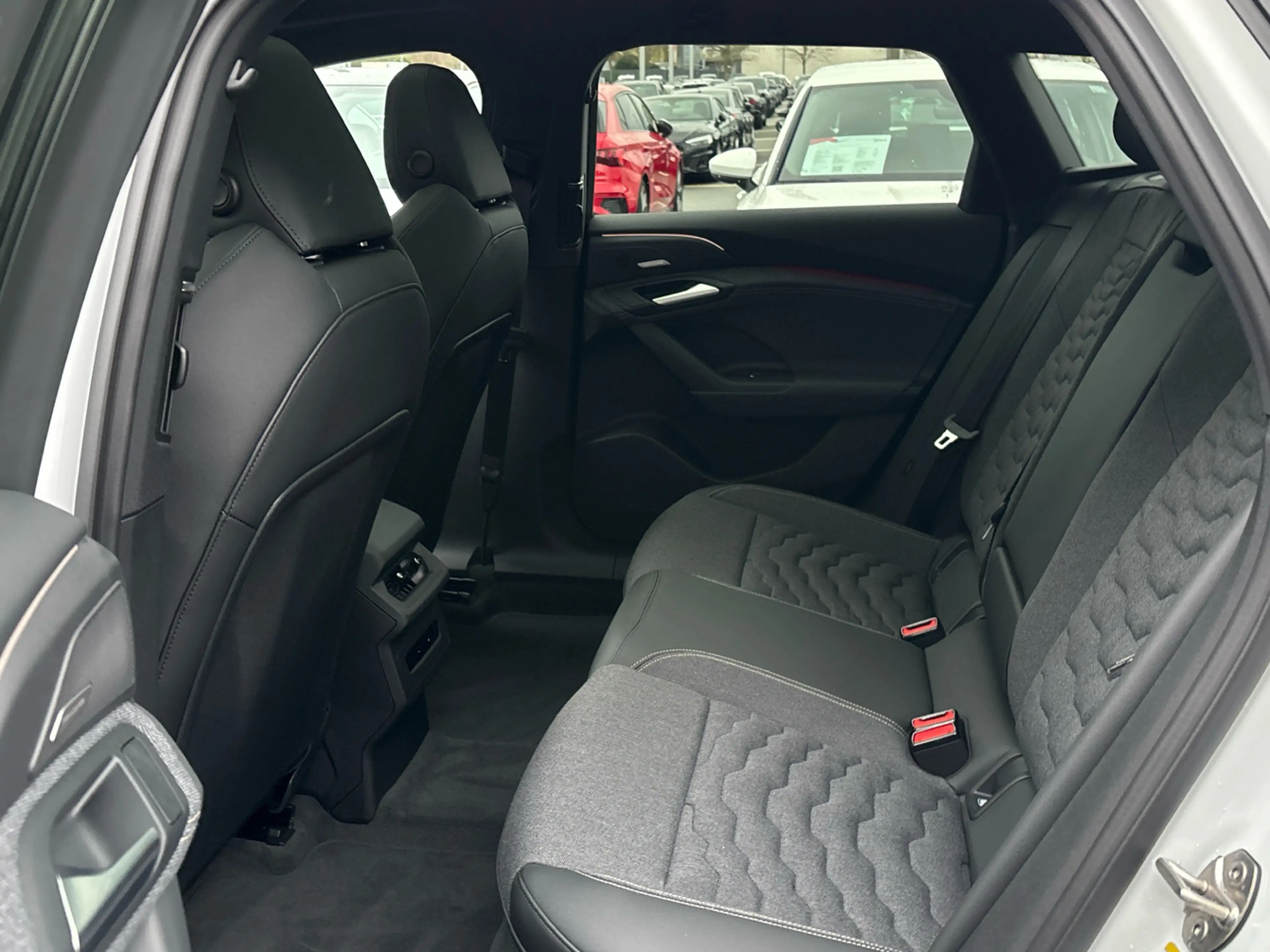Audi A6 e-tron Avant performance S line Pano Matrix — photo 11