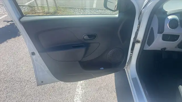 Dacia Sandero view 7