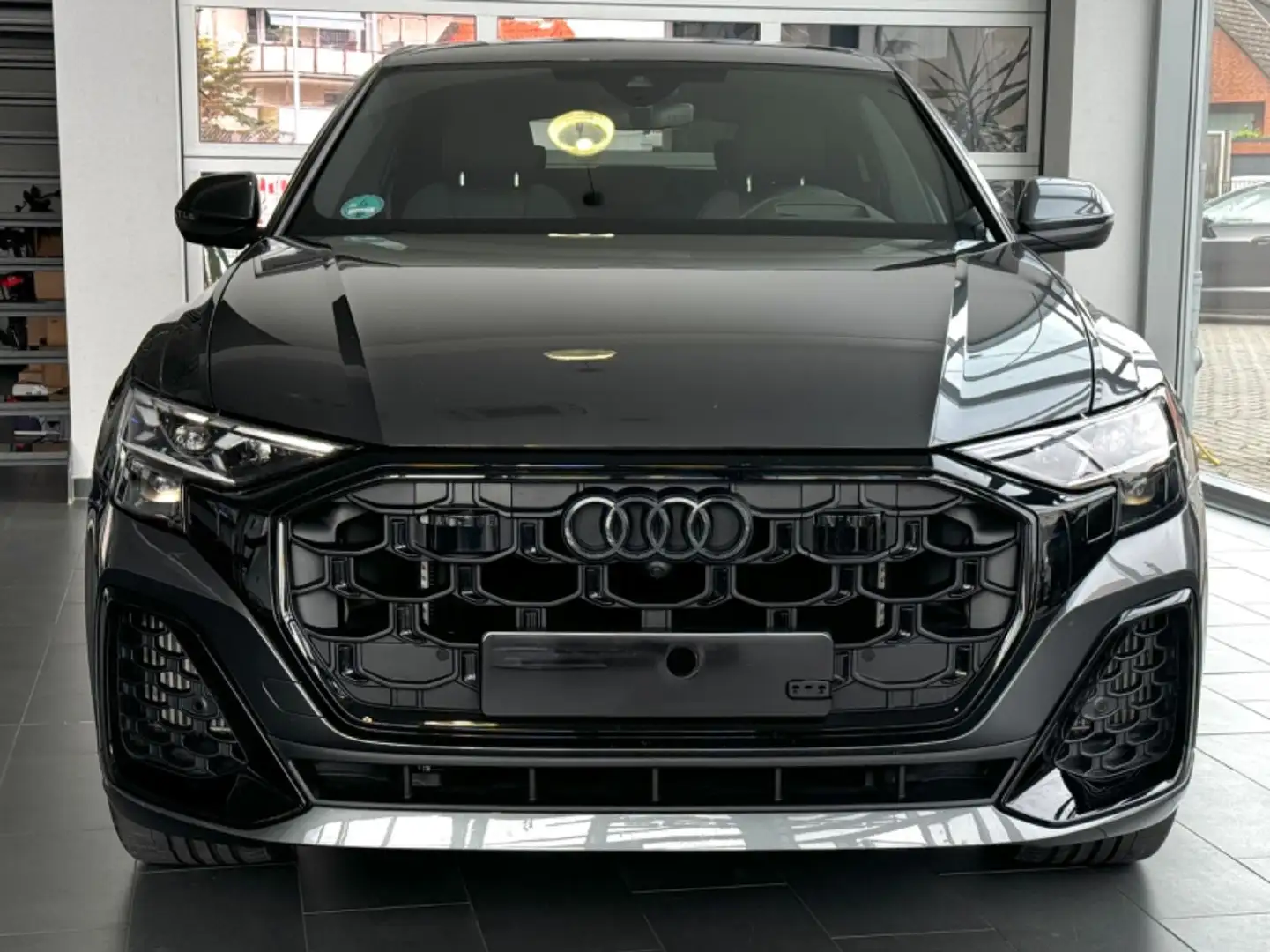Audi SQ8 4.0 TFSI quattro "Laser/Head-up/AHK/B&O" Grau - 2