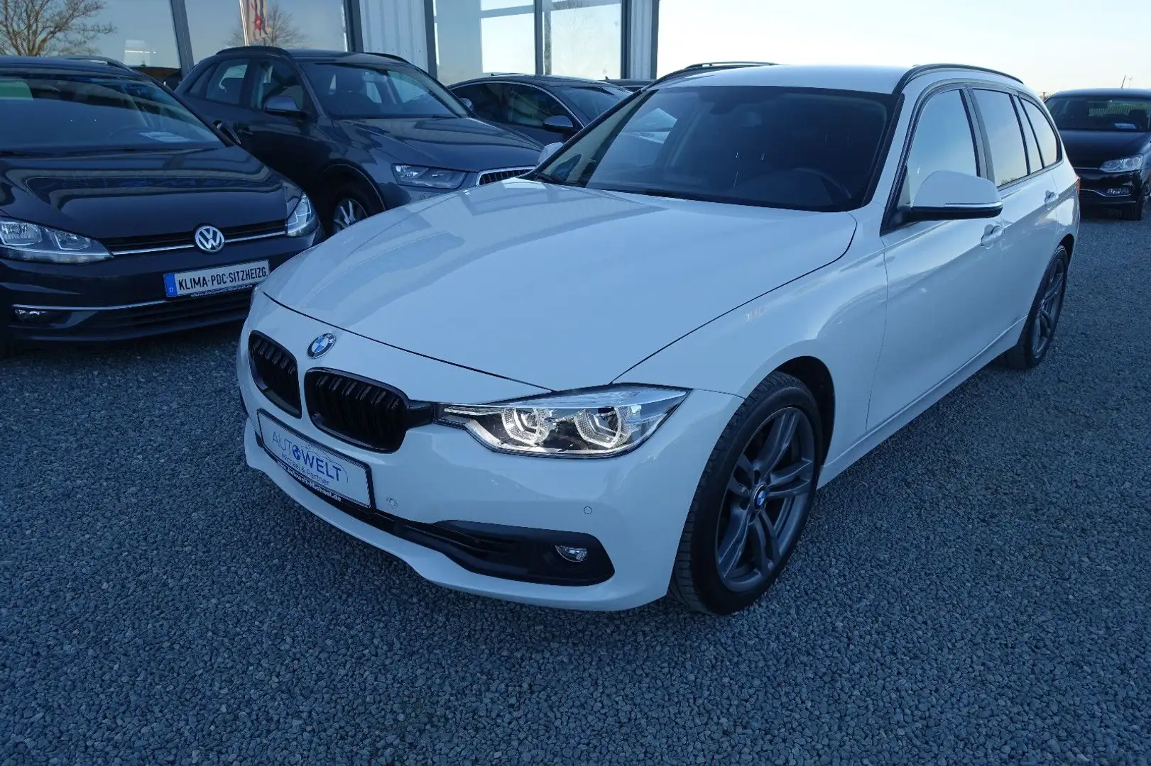BMW 320 d Touring Advantage Aut.LED NAV SUTZH PDC 18 Weiß - 2
