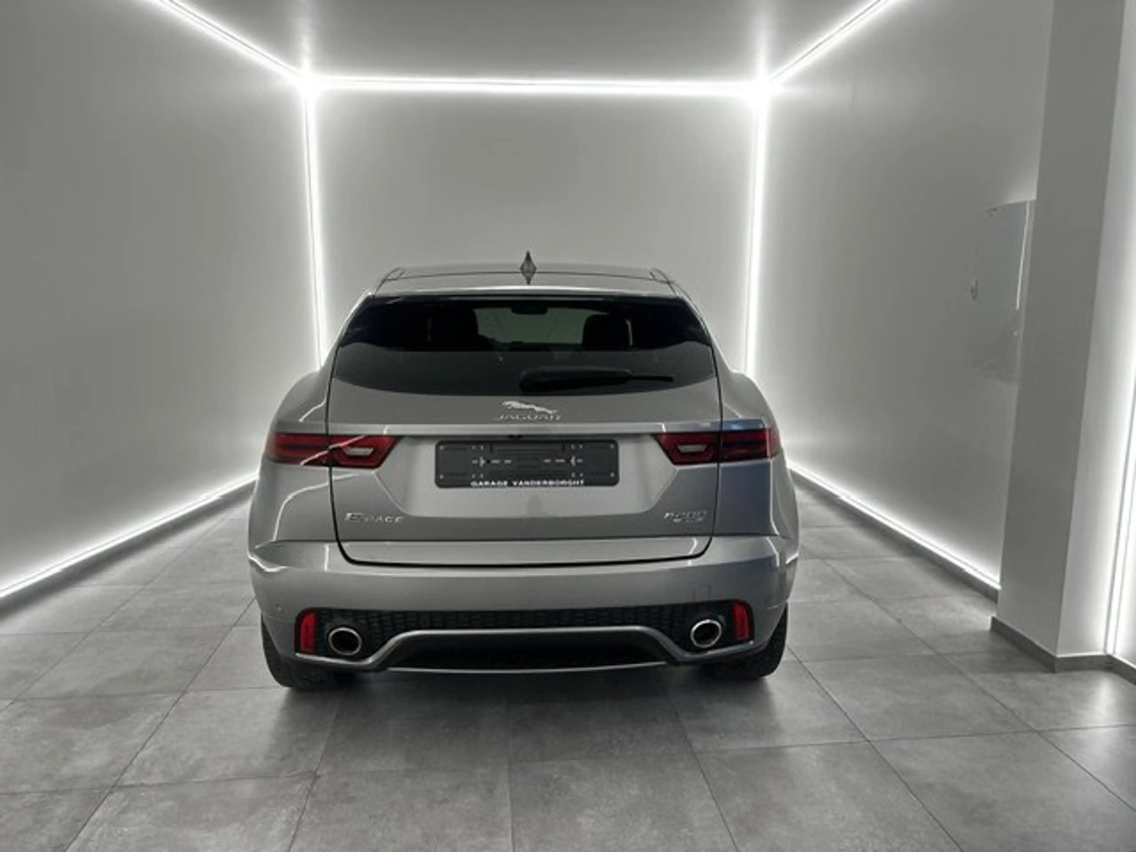 Jaguar E-Pace R-DYNAMIC BENZINE AWD AUTOMAAT — photo 2