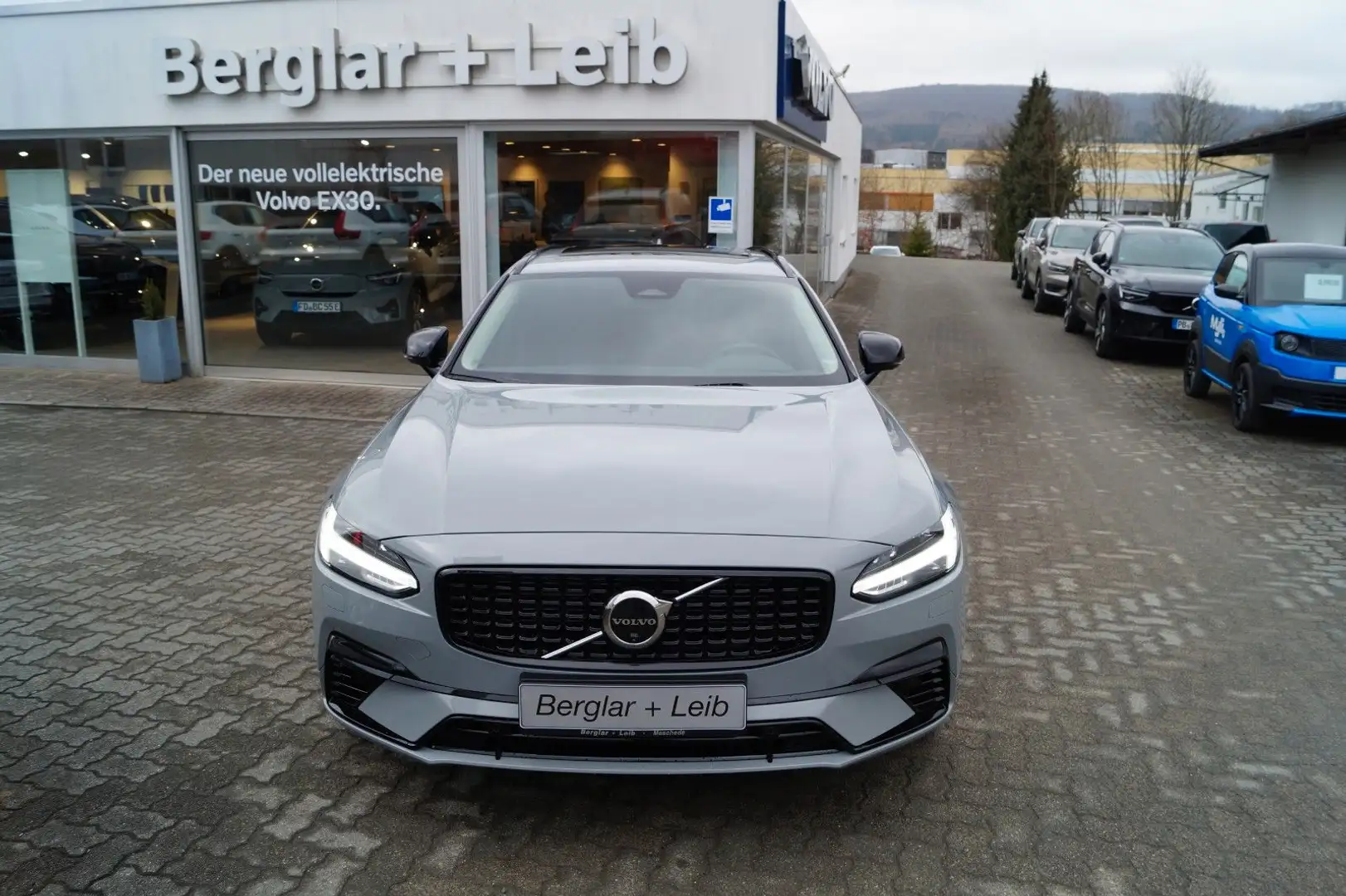 Volvo V90 T6 AWD Plug-in Hybrid Plus Dark Aut/AHK/360° Gris - 1