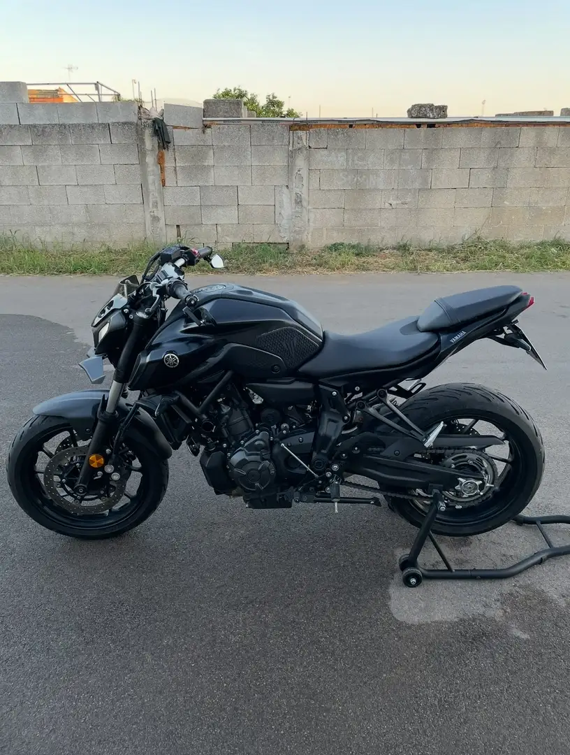 Yamaha MT-07 - 1