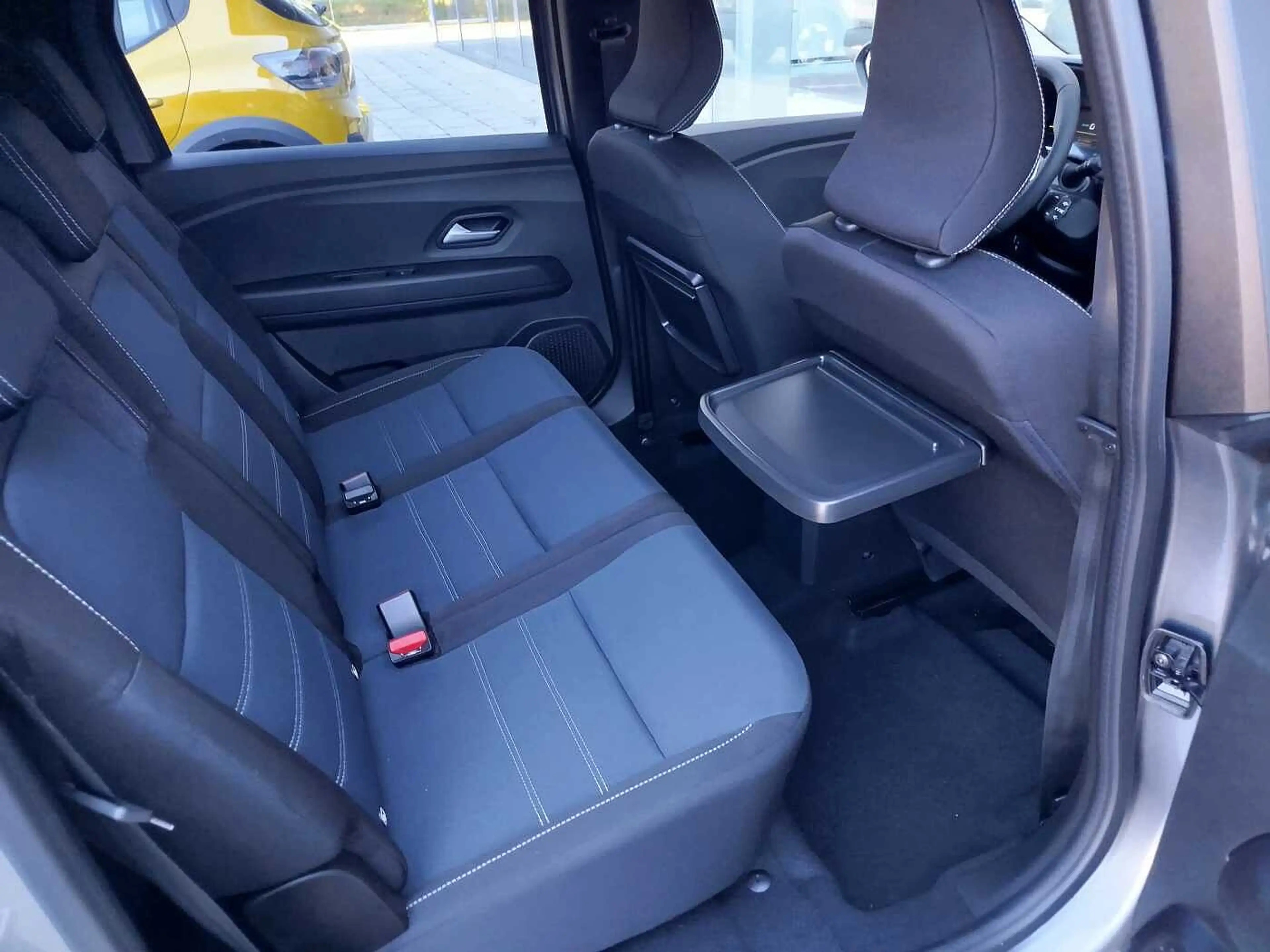Dacia Jogger Journey 1.8 Hybrid 155 5-Sitzer — photo 11