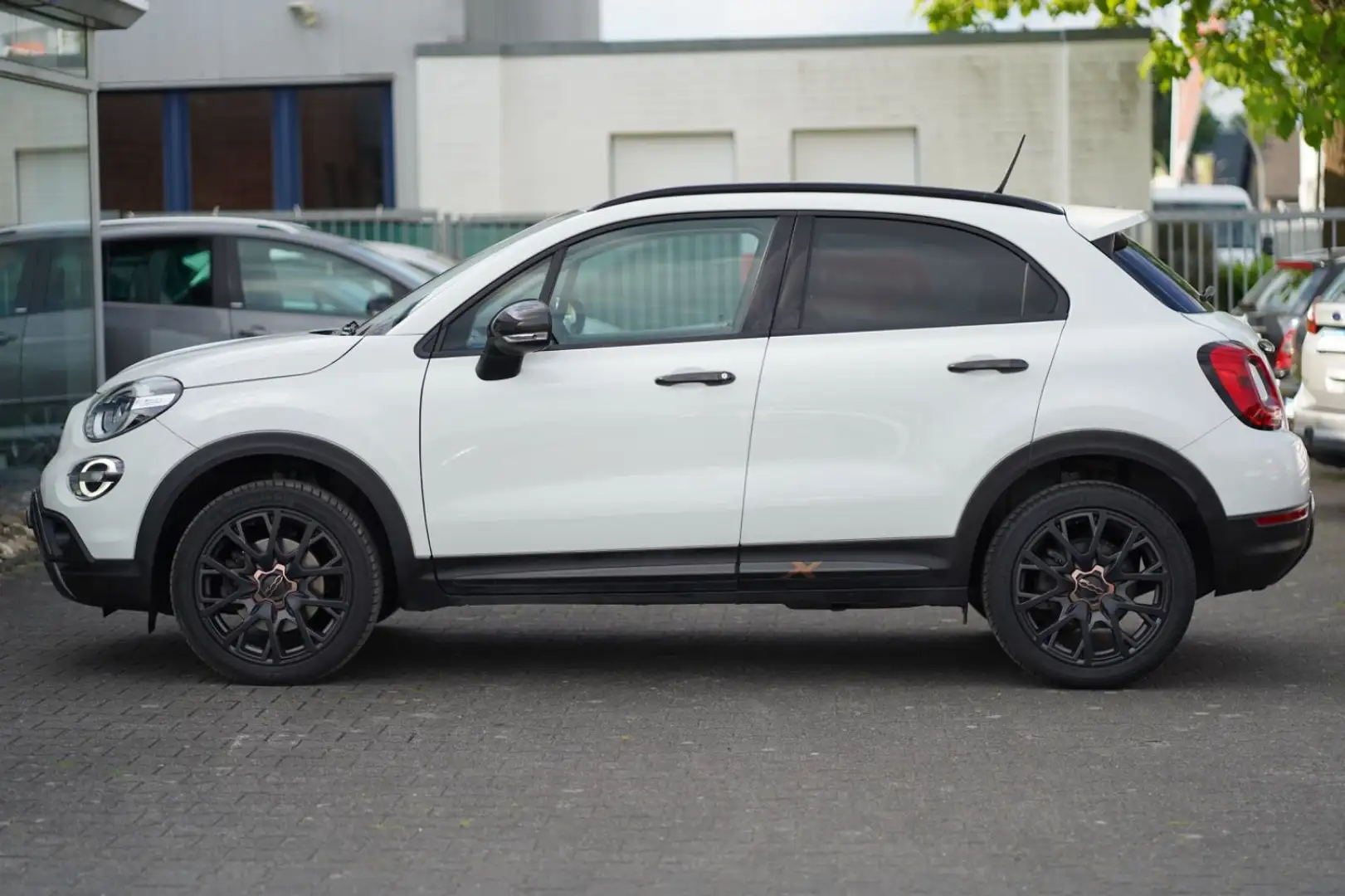 Fiat 500X Automatik Spurhalt. Navi Leder Kamera 1Hand Blanc - 2