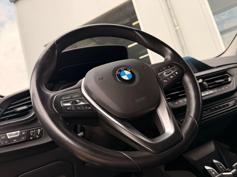 BMW 120 d Sport Line — photo 12