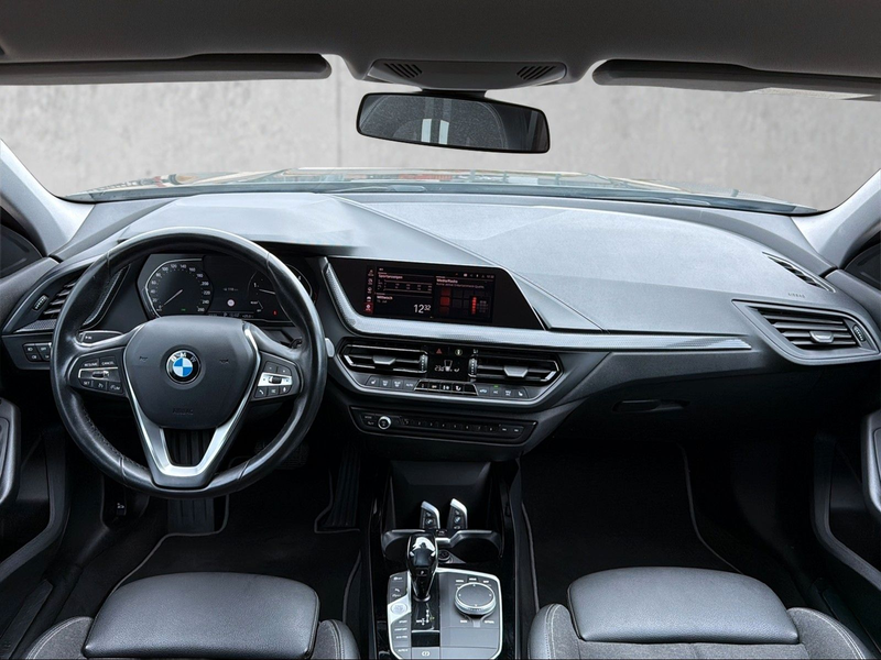 BMW 120 d Sport Line — photo 9