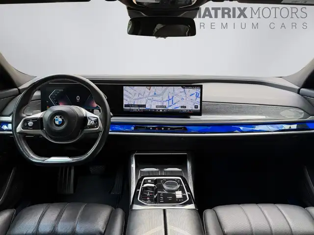 BMW 7 Series view 8