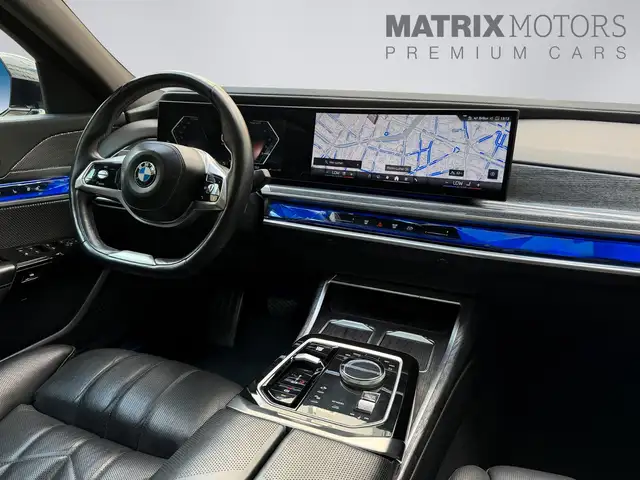 BMW 7 Series view 3