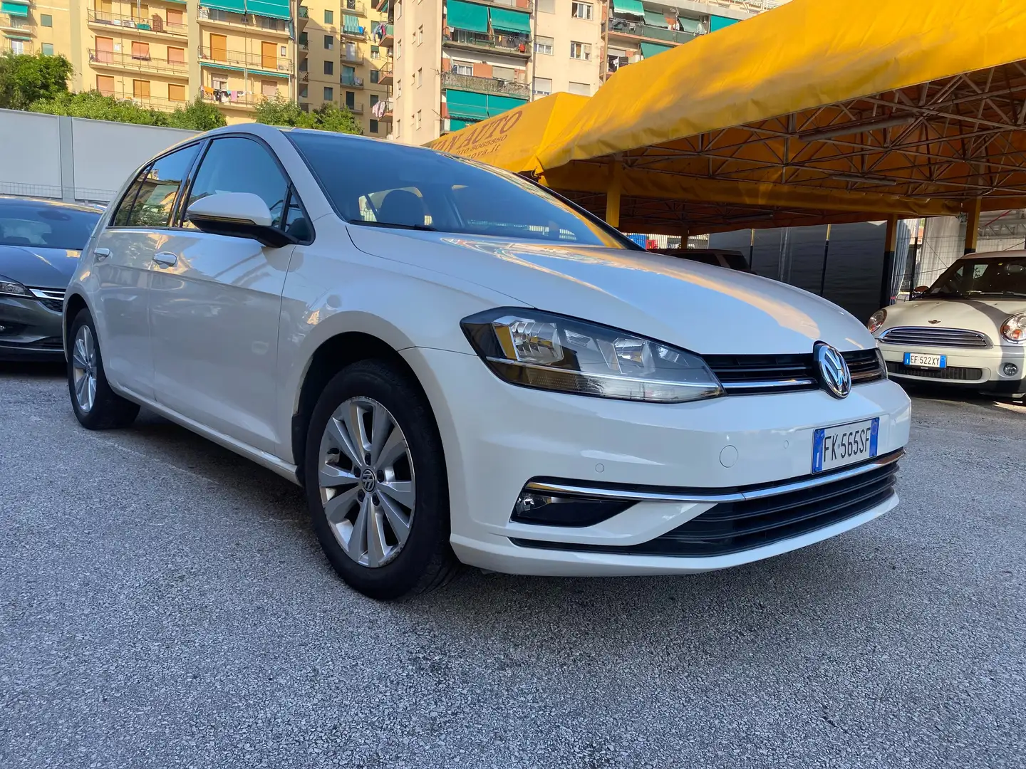 Volkswagen Golf Golf 5p 1.6 tdi Executive 115cv Bianco - 1
