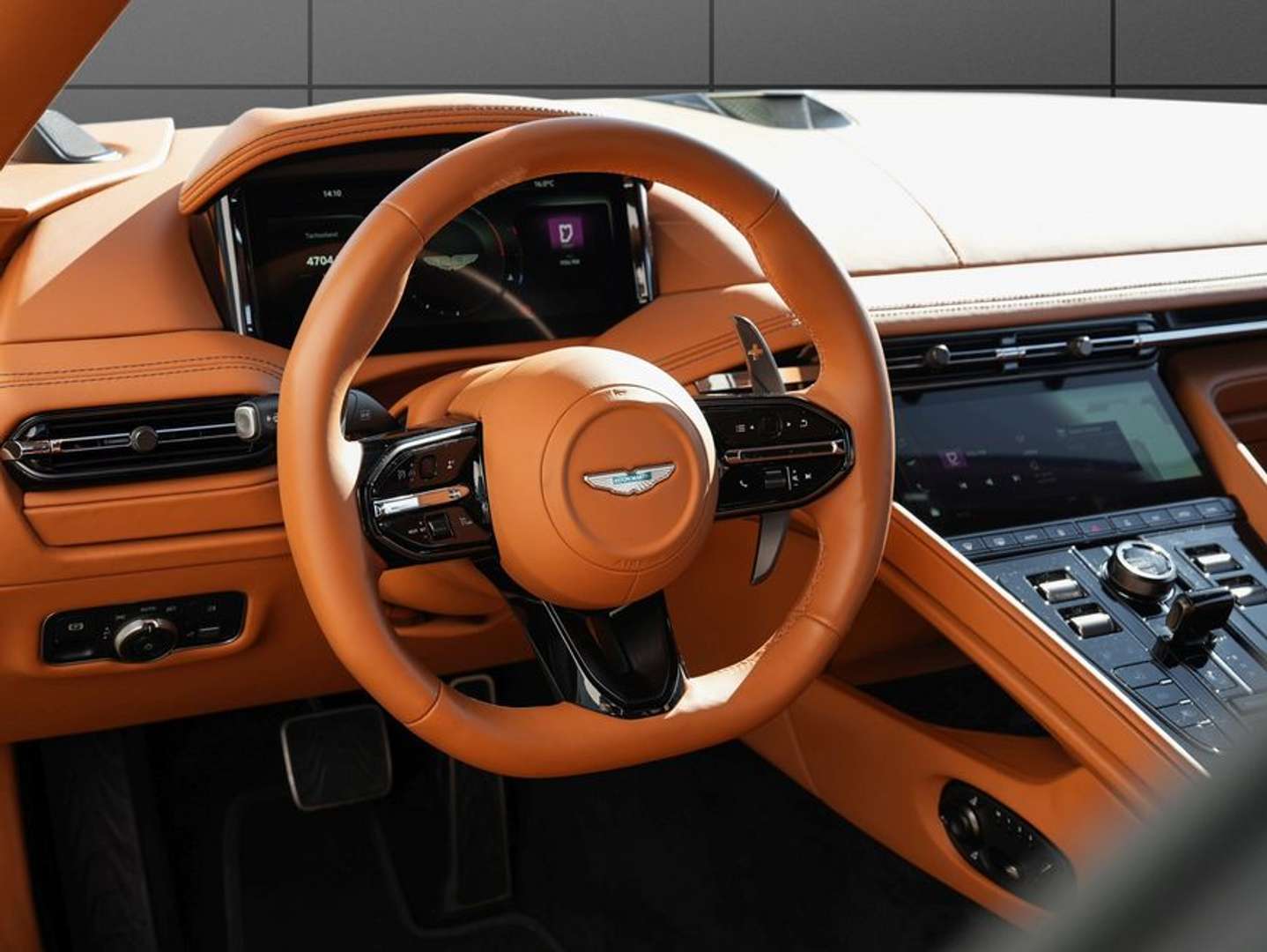 Aston Martin DB12 Volante -  - Joinsteer - #3