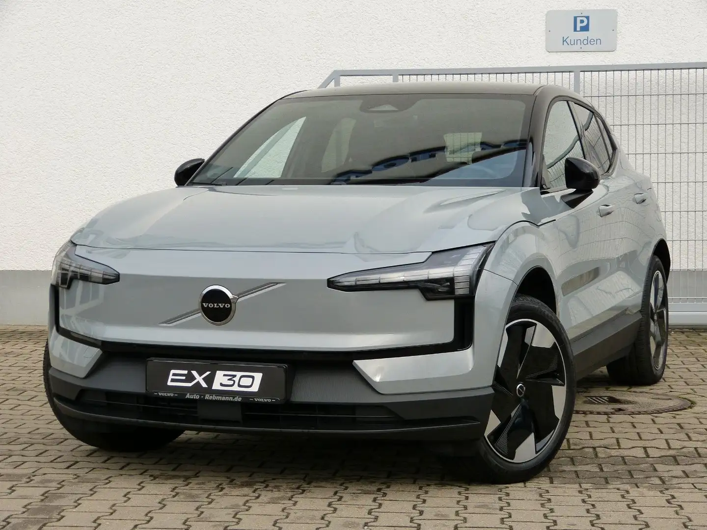 Volvo EX30 Plus Single Motor Extended Range Grau - 2