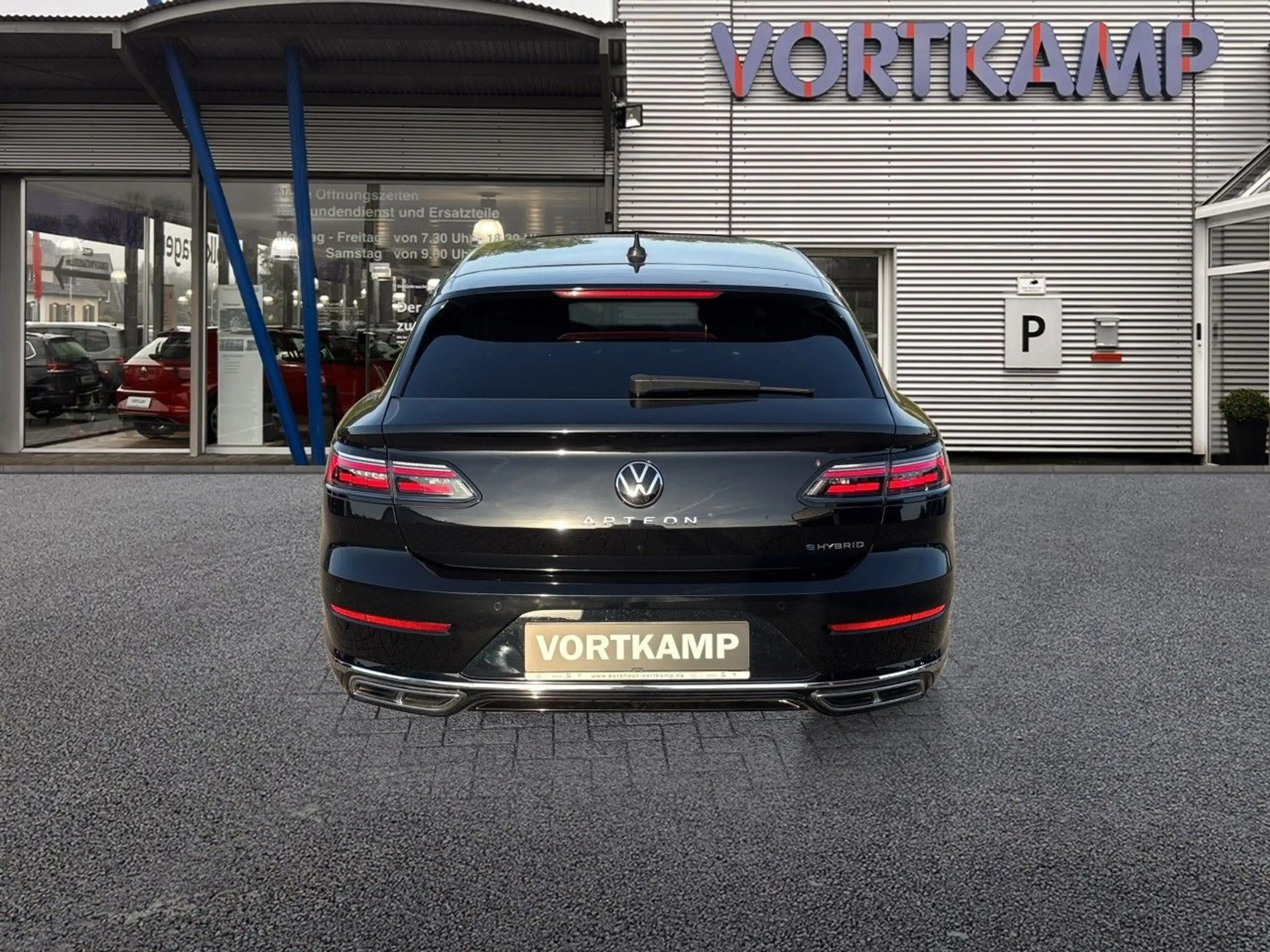 Volkswagen Arteon R-Line eHybrid AHK PANO — photo 6