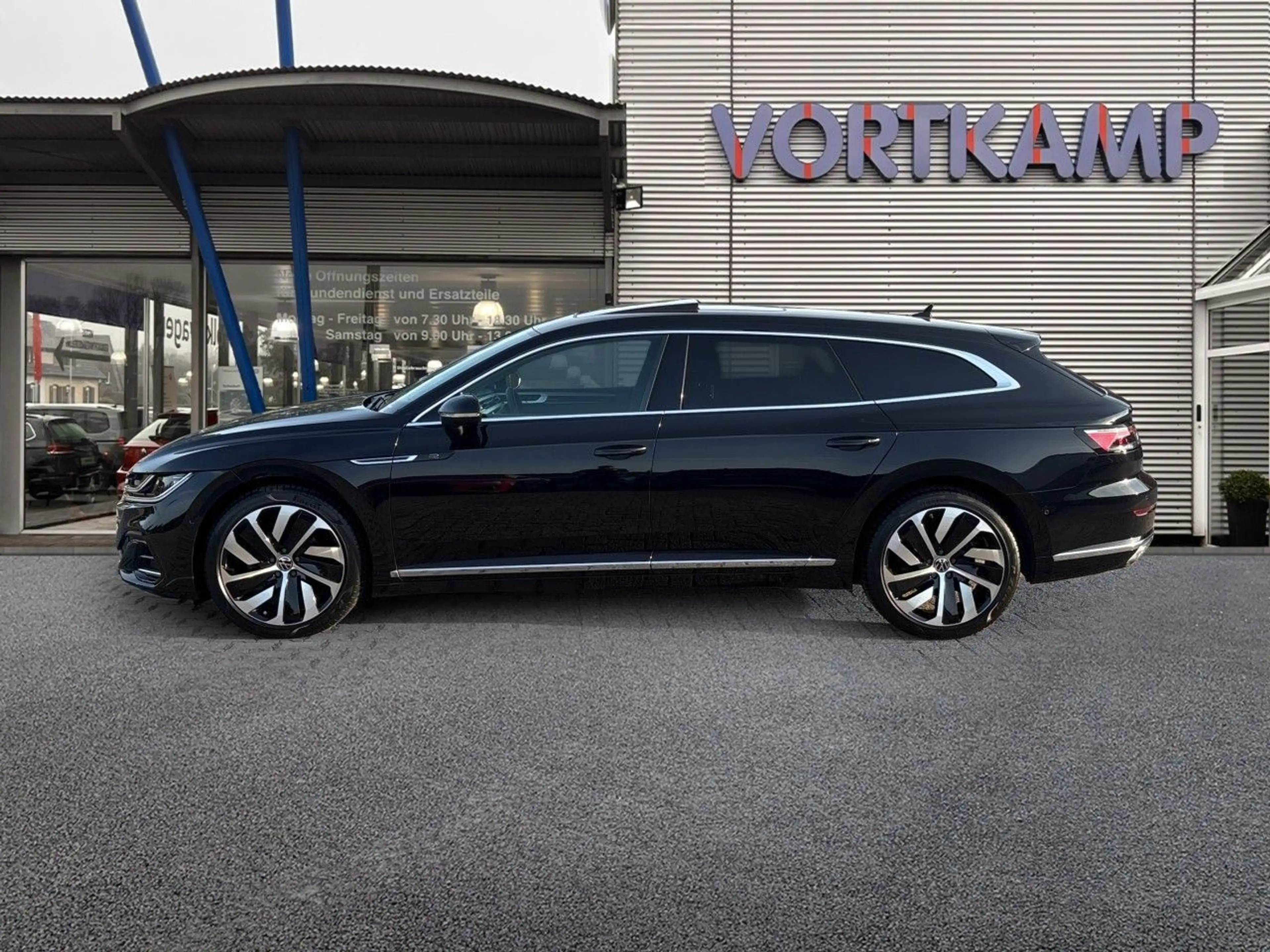 Volkswagen Arteon R-Line eHybrid AHK PANO — photo 8