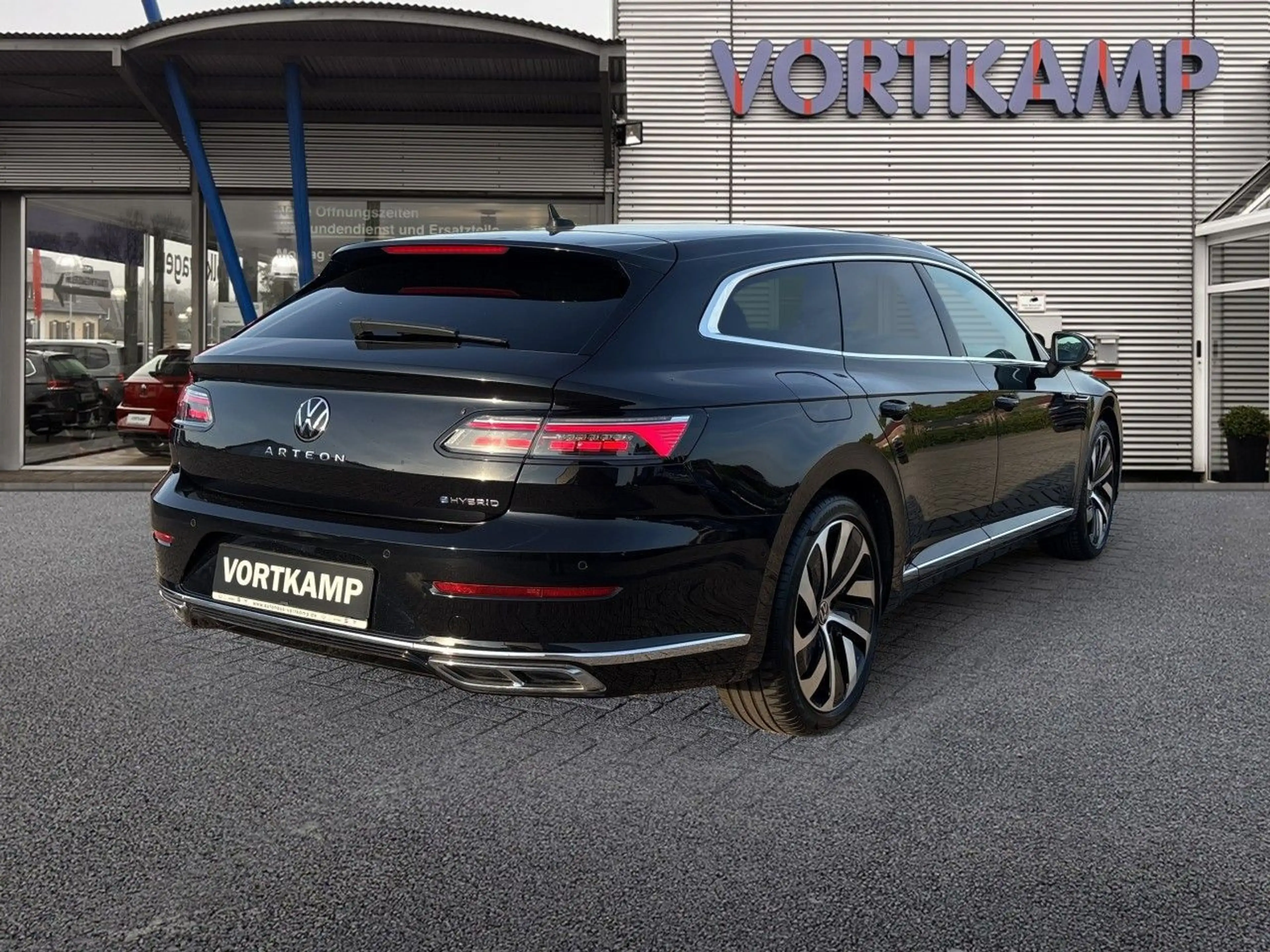 Volkswagen Arteon R-Line eHybrid AHK PANO — photo 5