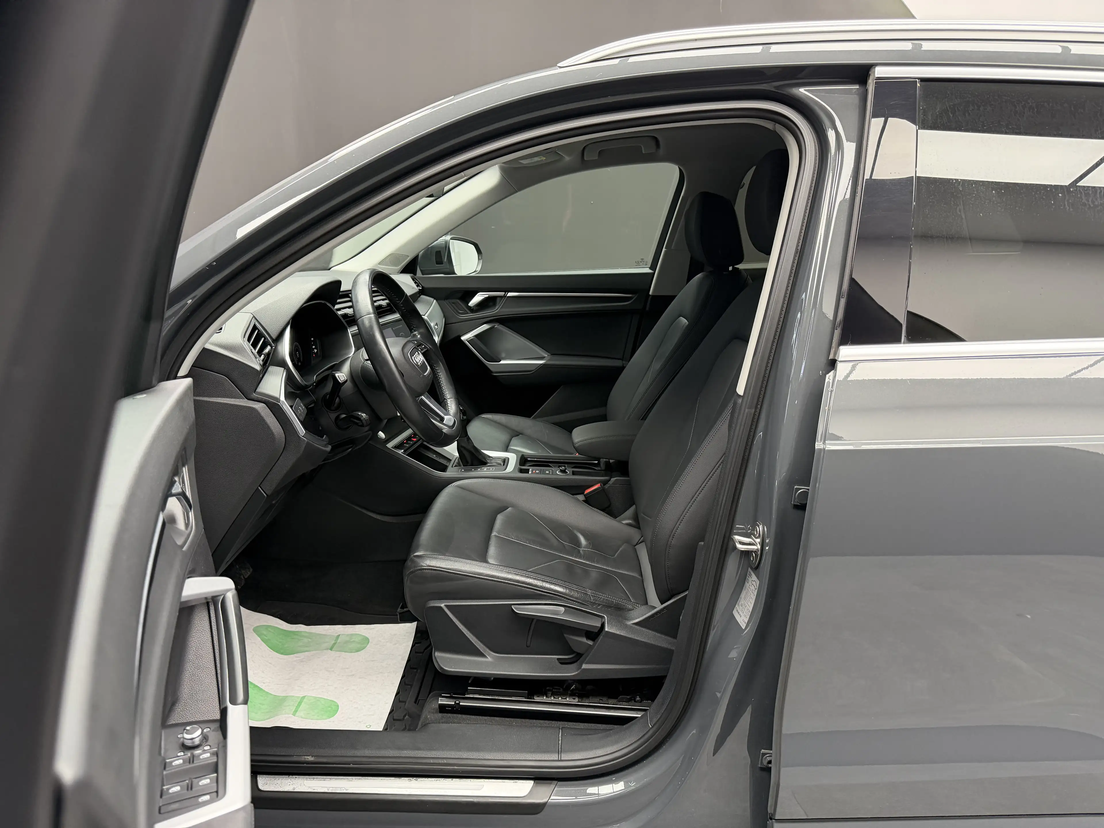 Audi Q3 35 TDi Advanced S tronic *CUIR + CAMÉRA + GARANTIE* — photo 8