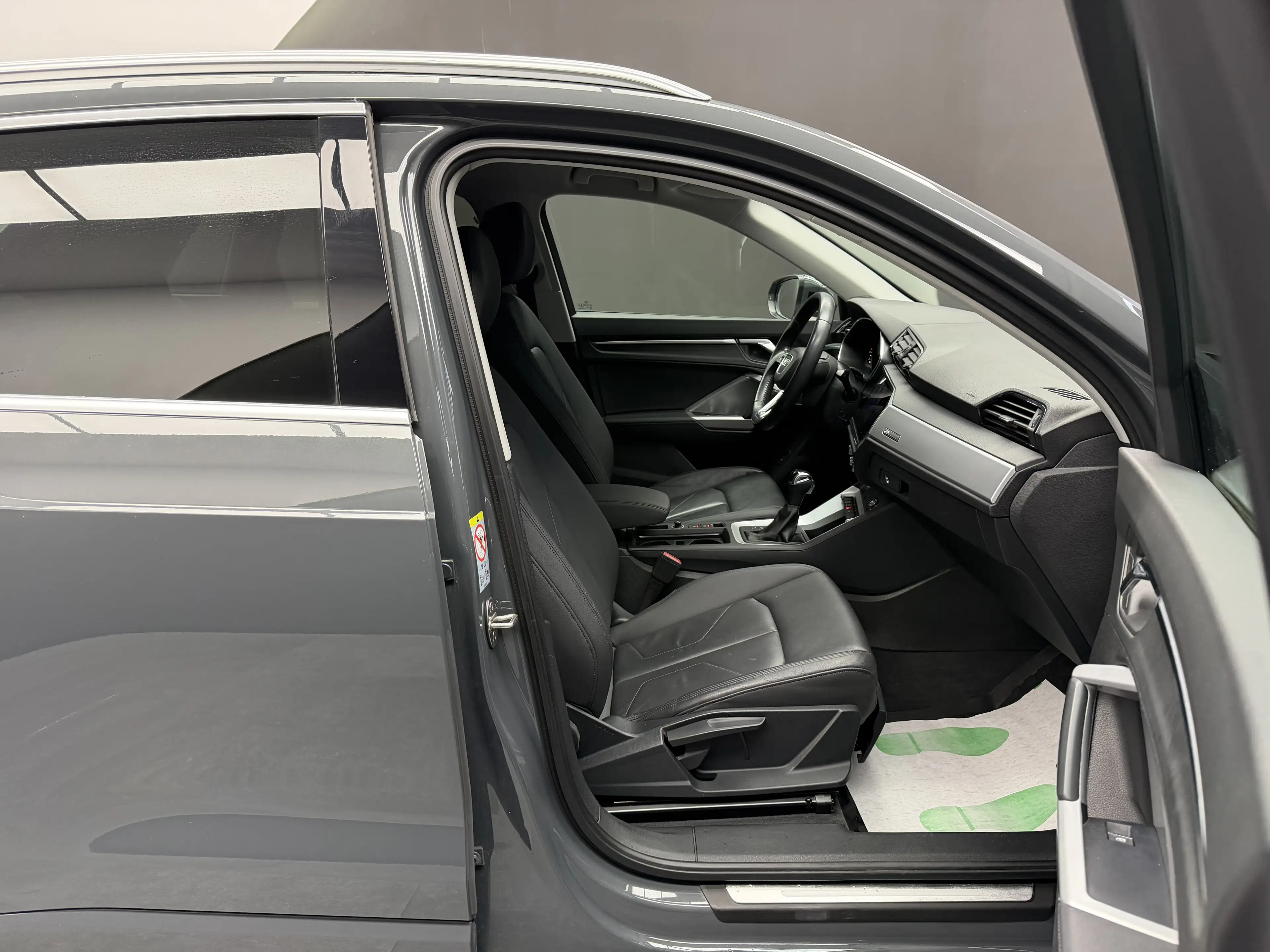 Audi Q3 35 TDi Advanced S tronic *CUIR + CAMÉRA + GARANTIE* — photo 9