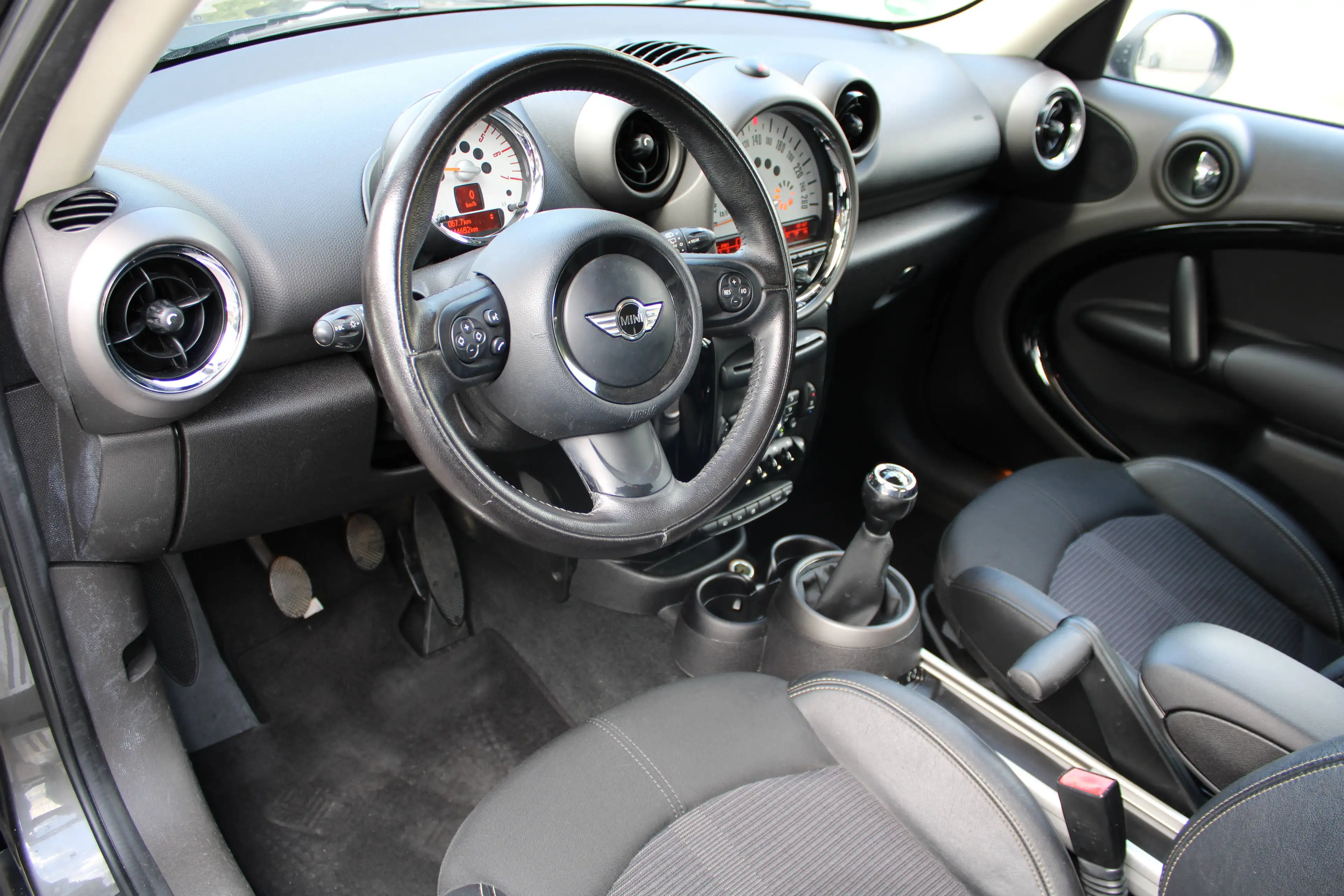 MINI Cooper D Countryman Cooper D Xenon Paket: Chili Sportsitze — photo 11