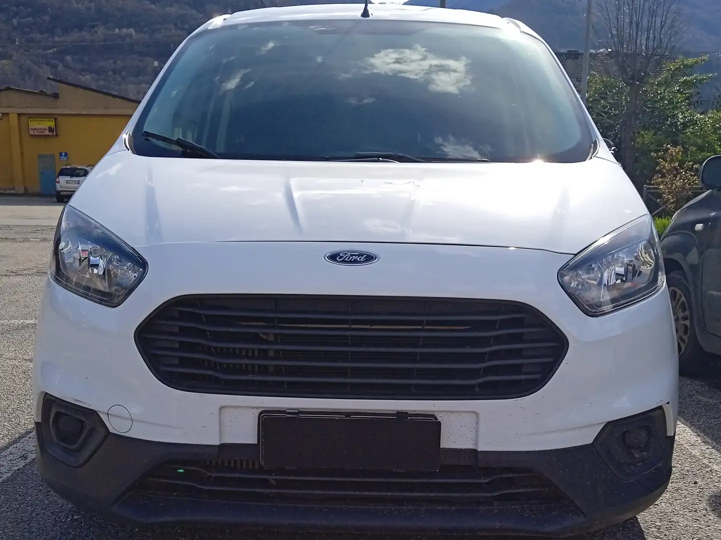 Ford Courier 1.0 BENZINA Wit - 1